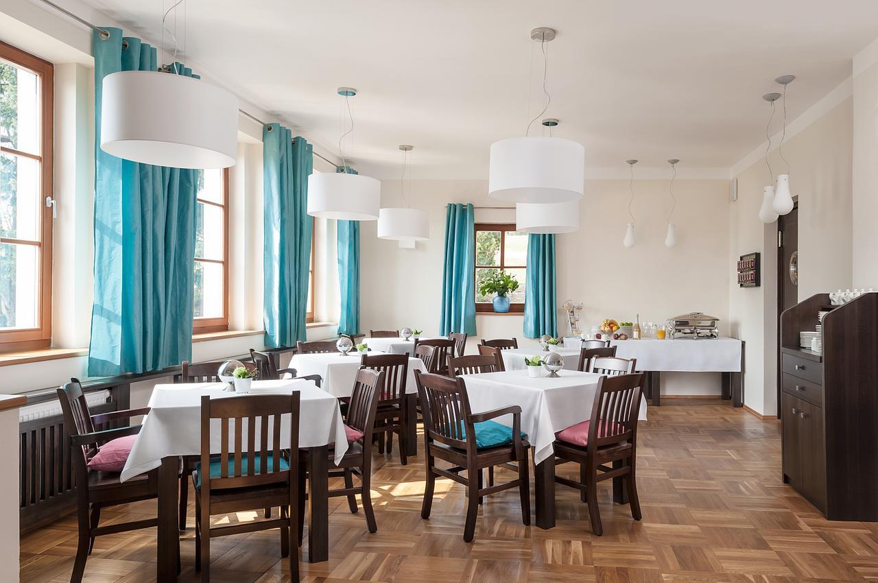 Aneta Hotel & Restaurant Vitkovice Ngoại thất bức ảnh